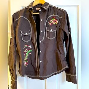 Light weight woman’s Western shirt